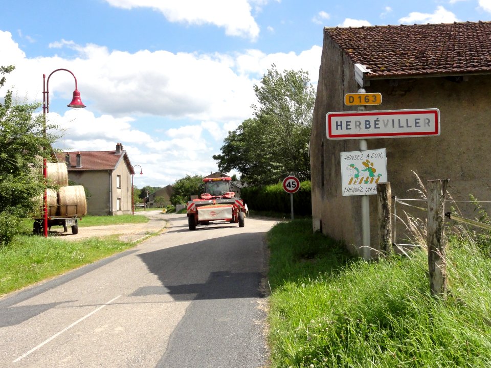 Herbéviller (M-et-M) city limit sign