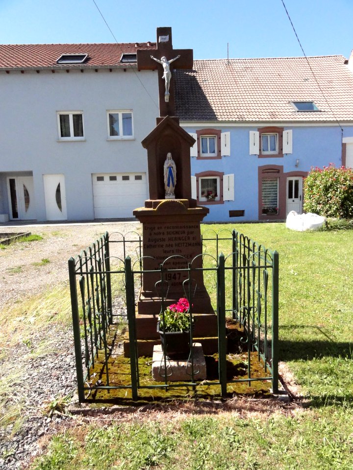 Henridorff (Moselle) croix de chemin 1947