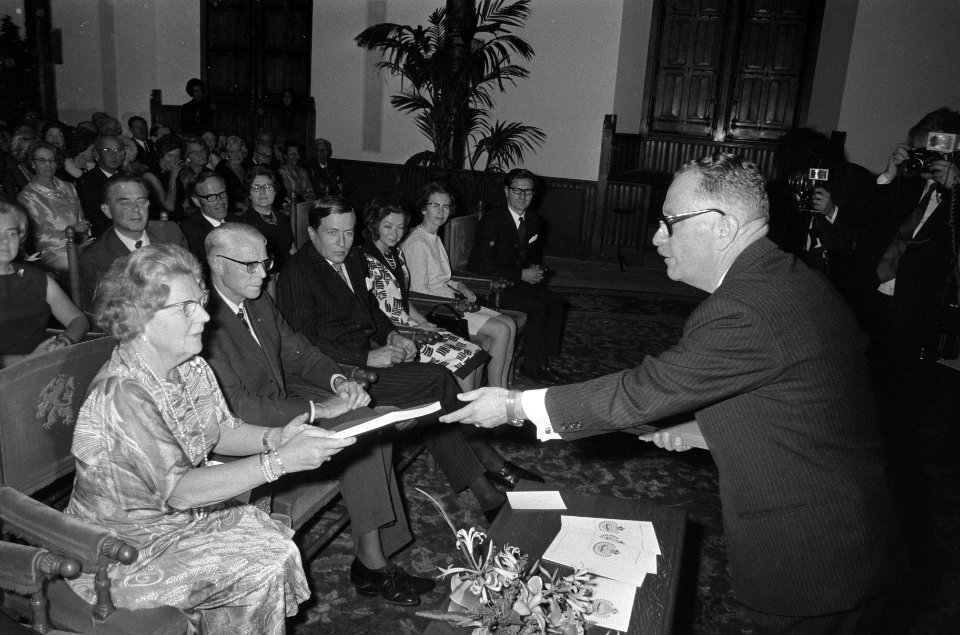 Herdenkingsbijeenkomst 2500 jaar Perzie in Ridderzaal, Den Haag, Bestanddeelnr 925-0495