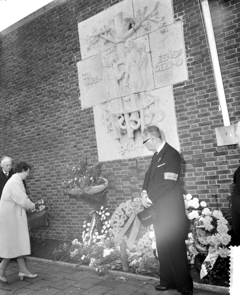 Herdenking bij dodencel 601 in het Oranjehotel, Bestanddeelnr 911-6586