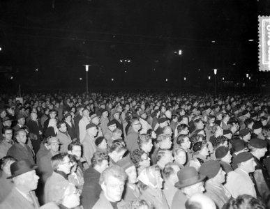 Herdenkingsavond op de Dam te Amsterdam, nav Hongaarse opstand, Bestanddeelnr 908-1260