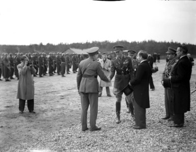 Herdenking Canadese kerkhof Holten, Bestanddeelnr 902-7342