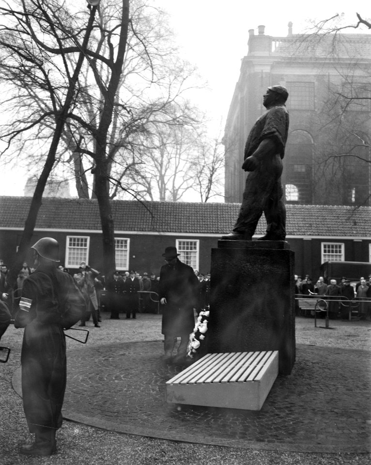Herdenking februaristaking op het J D Meyerplein, Bestanddeelnr 910-1773