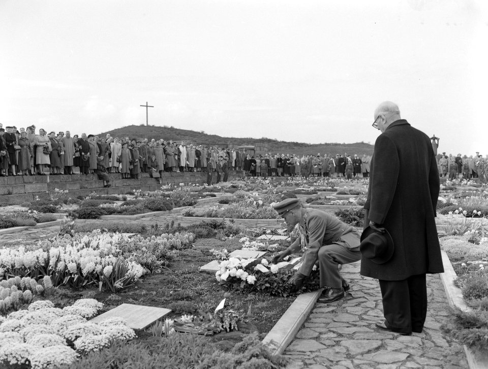 Herdenking erebegraafplaats Overveen, Bestanddeelnr 907-1275