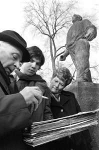 Herdenking februaristaking handtekeningenactie, Bestanddeelnr 925-4137