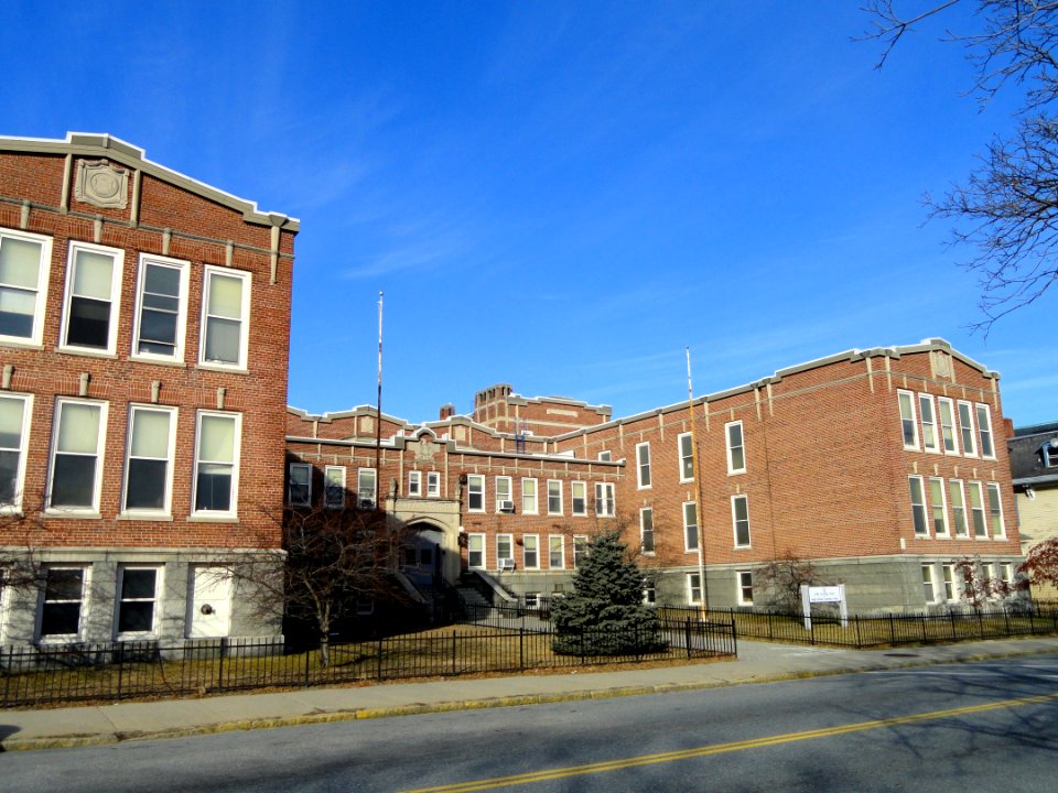 Henry K. Oliver School - Lawrence, MA - DSC03602