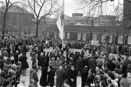 Herdenking februaristaking bij Dokwerker in Amsterdam overzicht, Bestanddeelnr 929-5909
