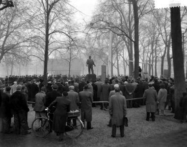 Herdenking februaristaking op het J D Meyerplein overzicht van de plechtighede, Bestanddeelnr 910-1779
