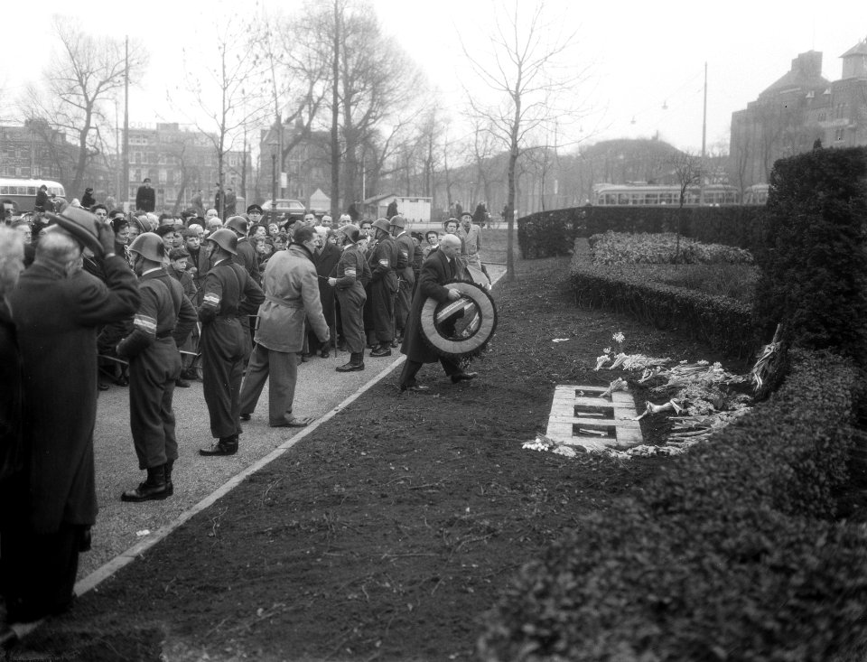 Herdenking gefusilleerden op Weteringplantsoen, Bestanddeelnr 906-3371