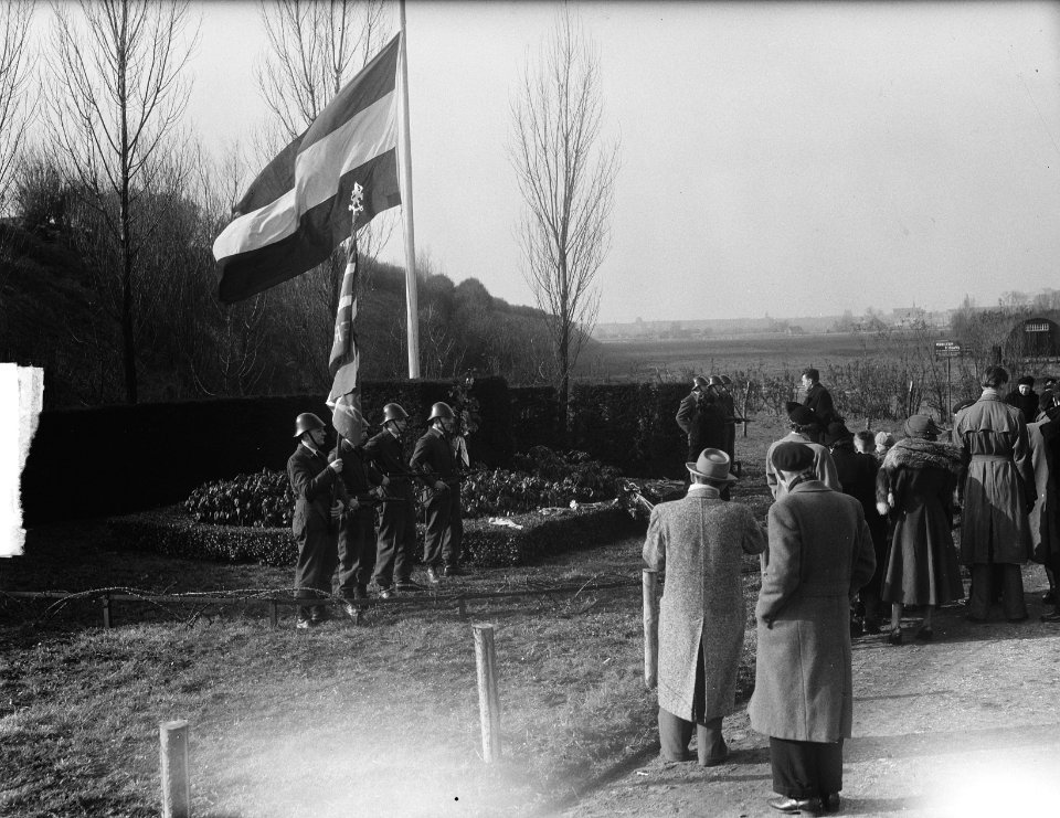 Herdenking bij Rozenoord Amsteldijk, Bestanddeelnr 904-4541