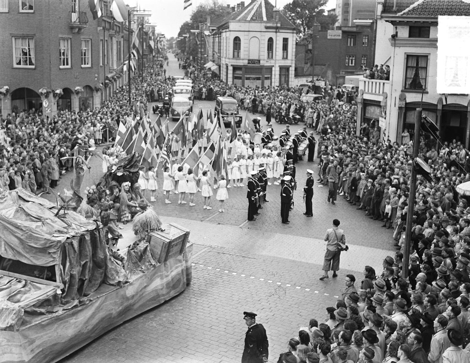 Herdenking Philips jubileum Eindhoven, Bestanddeelnr 904-5756
