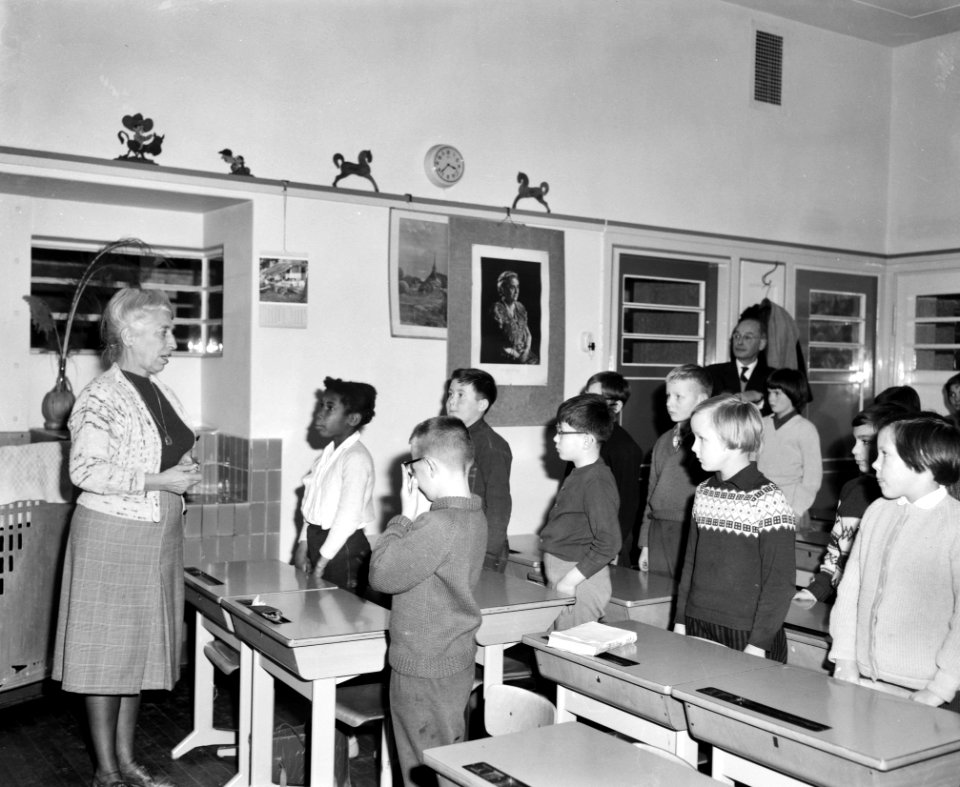 Herdenking prinses Wilhelmina op de scholen, op de Vondelschool, Bestanddeelnr 914-5842