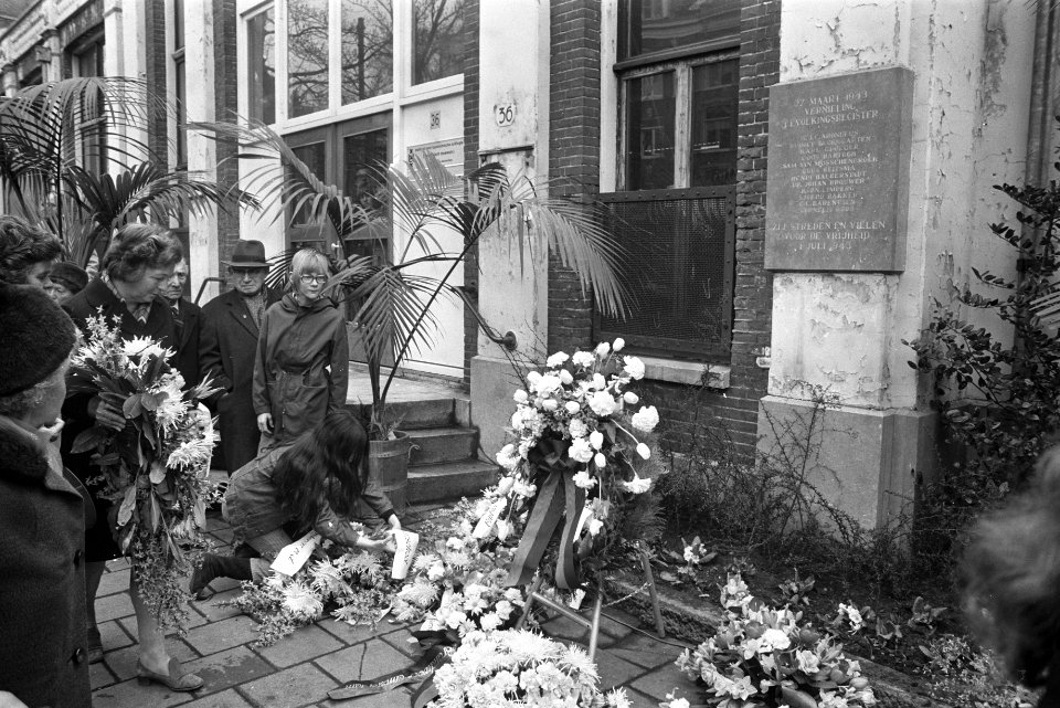 Herdenking overval op bevolkingsregister (dertig jaar geleden) in Amsterdam, blo, Bestanddeelnr 926-3027
