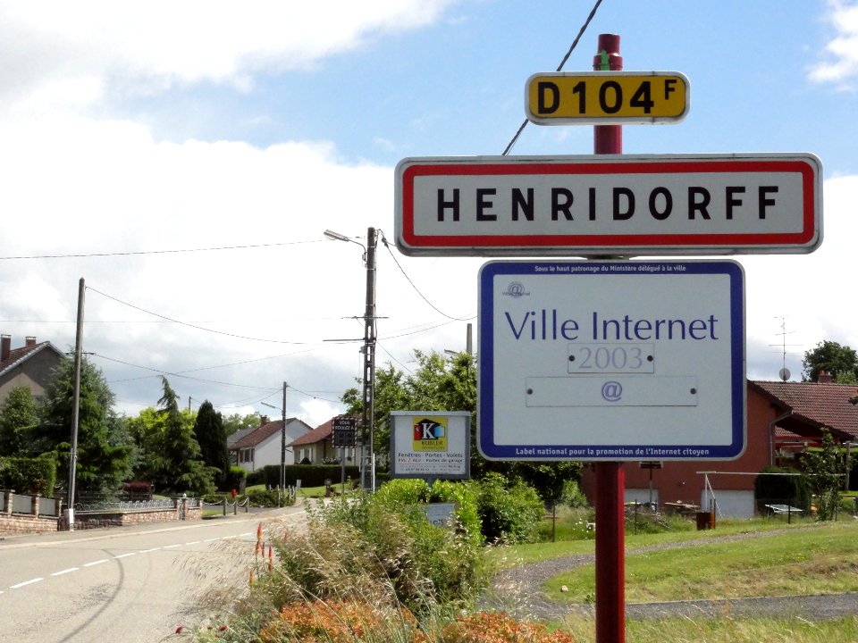 Henridorff (Moselle) city limit sign