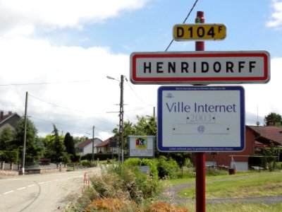 Henridorff (Moselle) city limit sign