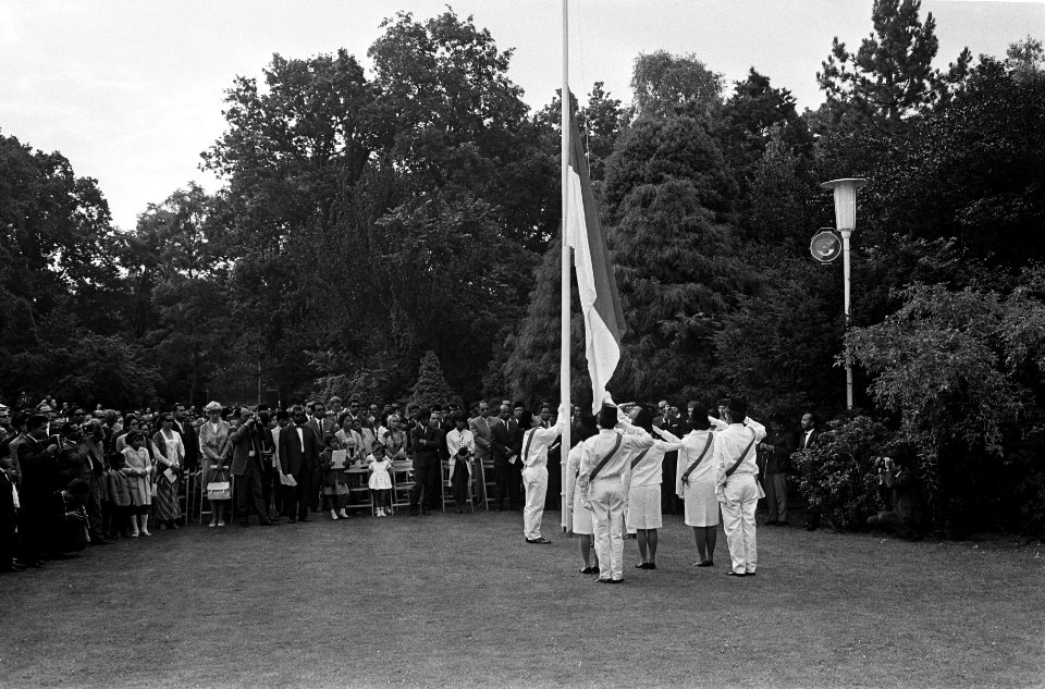 Herdenking Onafhankelijkheidsdag Indonesie bij Indonesische ambassade te Den Haa, Bestanddeelnr 918-0827