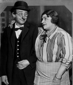 Henriette Davids met Isodoor Zwaaf, Bestanddeelnr 902-5831 (cropped)