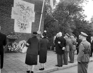 Herdenking bij dodencel 601 in het Oranjehotel, Bestanddeelnr 911-6587
