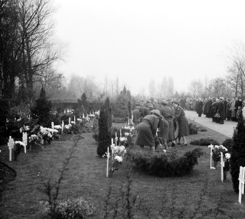 Herdenking oorlogsgraven Nieuwe Oosterbegraafplaats, Bestanddeelnr 905-4147