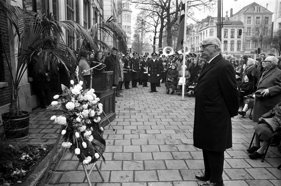 Herdenking overval op bevolkingsregister (dertig jaar geleden) in Amsterdam, blo, Bestanddeelnr 926-3028