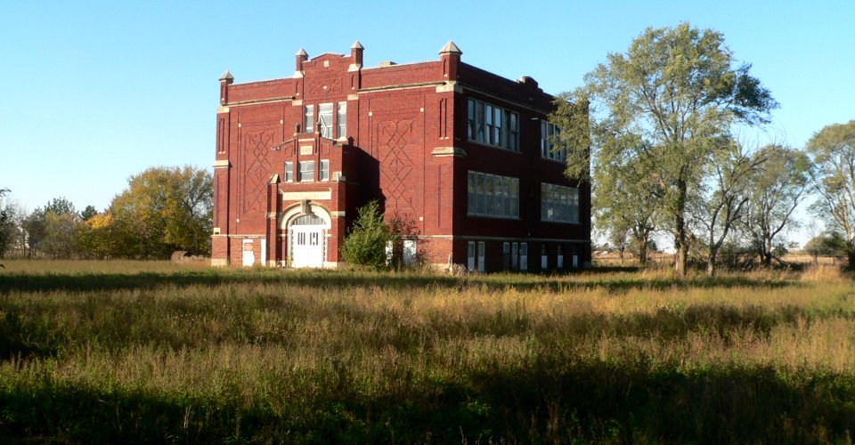 Herrick School (Herrick SD) from NE 2 long