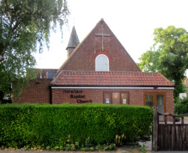 Hersham Baptist Church, Arch Road, Hersham (June 2015) (3)
