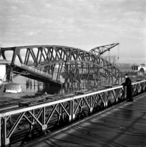 Herstel vernielingen Tweede Wereldoorlog. IJsselbrug Zwolle, Bestanddeelnr 901-3238