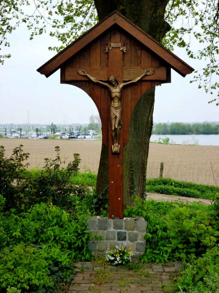 Herten, Roermond, wegkruis aan de Rosslag
