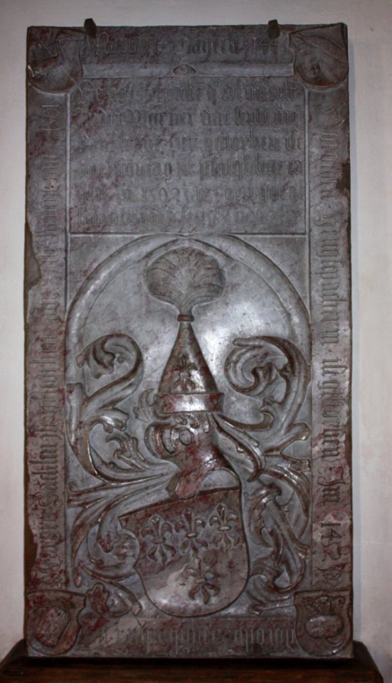 Hermagor - Pfarrkirche - Grabplatte1