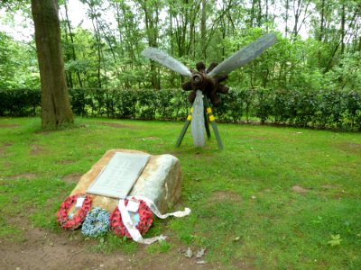 Herkenbosch-Monument voor vliegeniers (2)