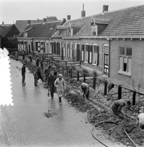 Herstel op Tholen. Aanleg nieuwe electriciteitskabels in Sint Maartensdijk (tota, Bestanddeelnr 905-7604