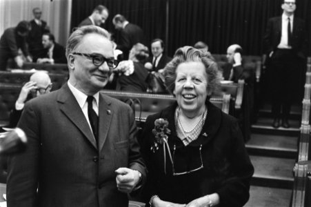Herdenking 25 jaar Staten-Generaal na de Tweede Wereldoorlog kamerleden Goedhar, Bestanddeelnr 924-0166