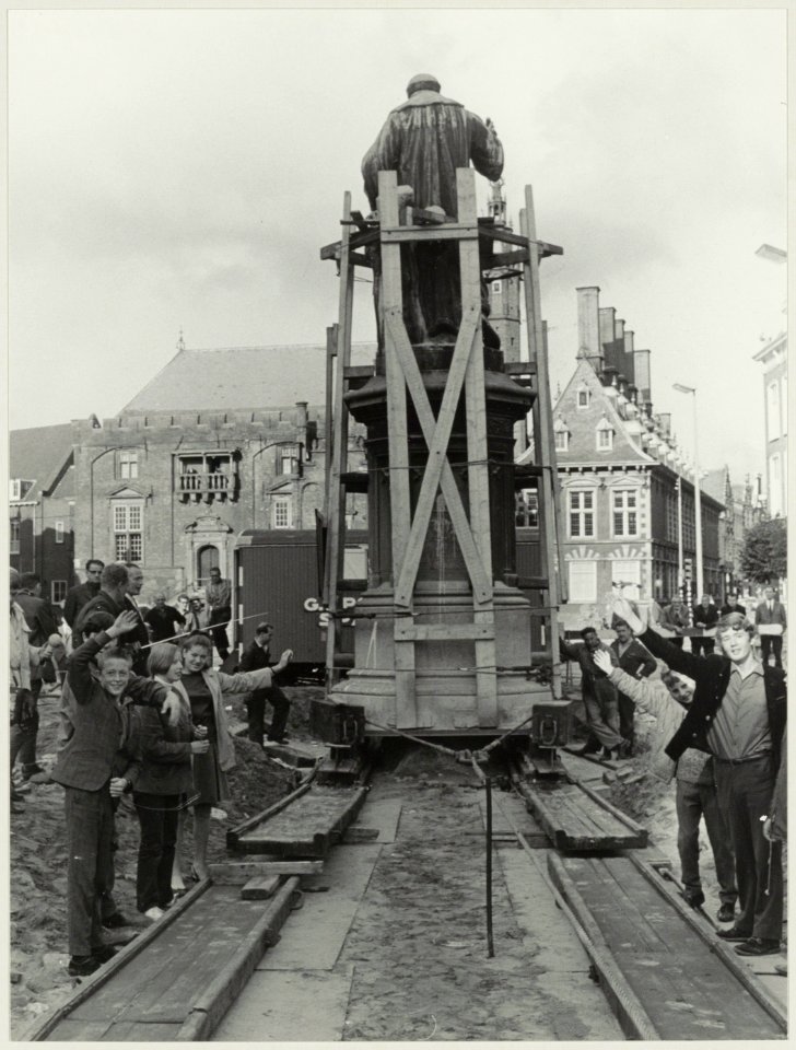 Herinrichting Grote Markt; het beeld van Lourens Jansz Coster wordt verplaatst