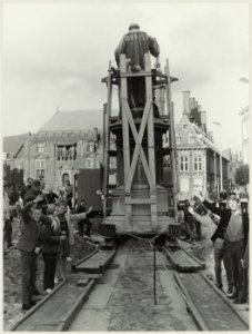 Herinrichting Grote Markt; het beeld van Lourens Jansz Coster wordt verplaatst photo