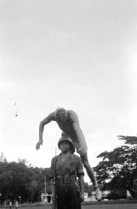 Herdenking 1-jarig bestaan Oost-Indonesië (Negara Indonesia Timur). Demontratie , Bestanddeelnr 7092