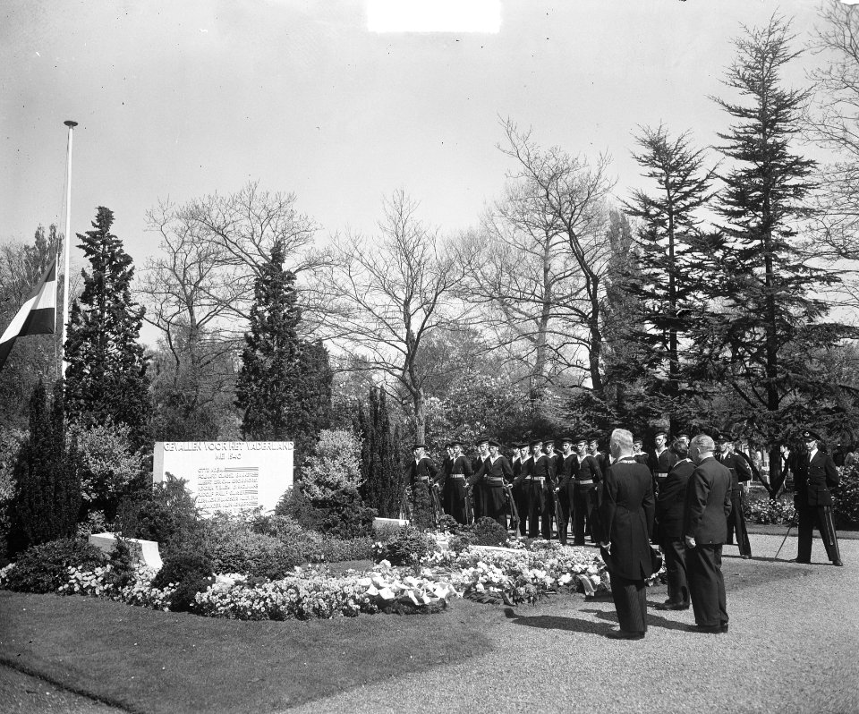 Herdenking 4 mei op Nieuwe Oosterbegraafplaats, Bestanddeelnr 903-3587