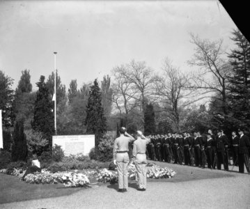 Herdenking 4 mei op Nieuwe Oosterbegraafplaats, Bestanddeelnr 903-3589