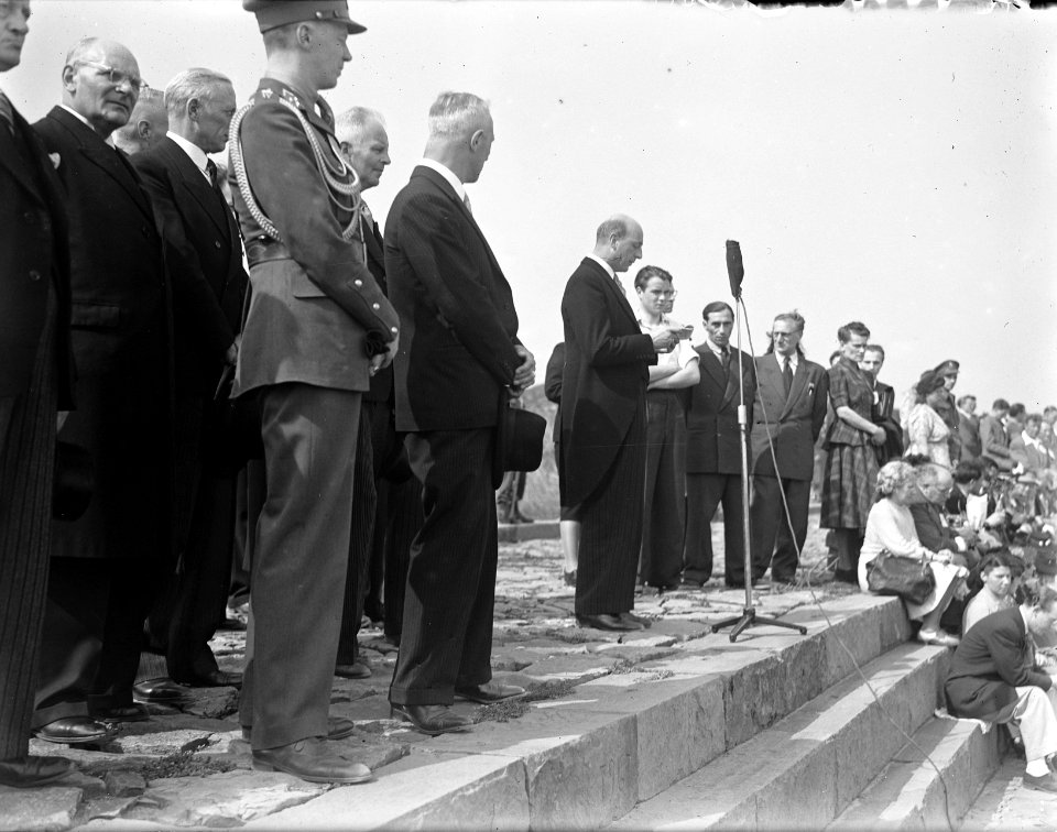 Herdenking 10e Mei 1940 Haarlem Eregrafhof Overveen, Bestanddeelnr 902-7397