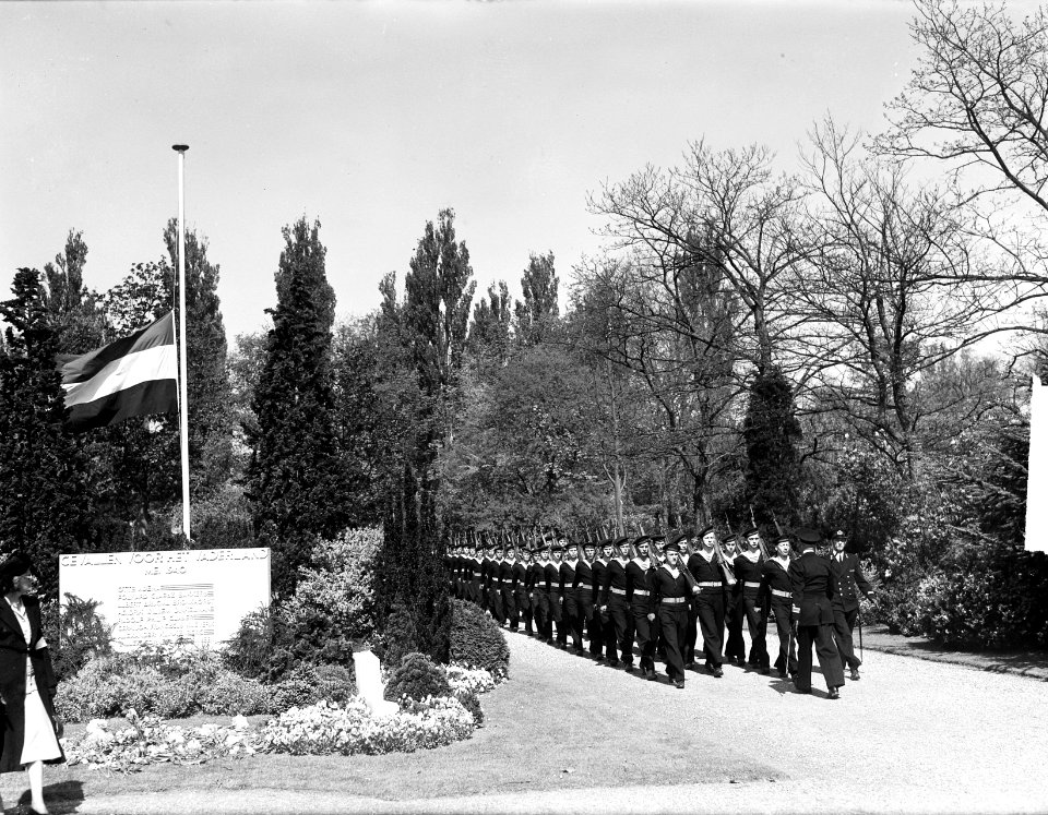 Herdenking 4 mei op Nieuwe Oosterbegraafplaats, Bestanddeelnr 903-3591