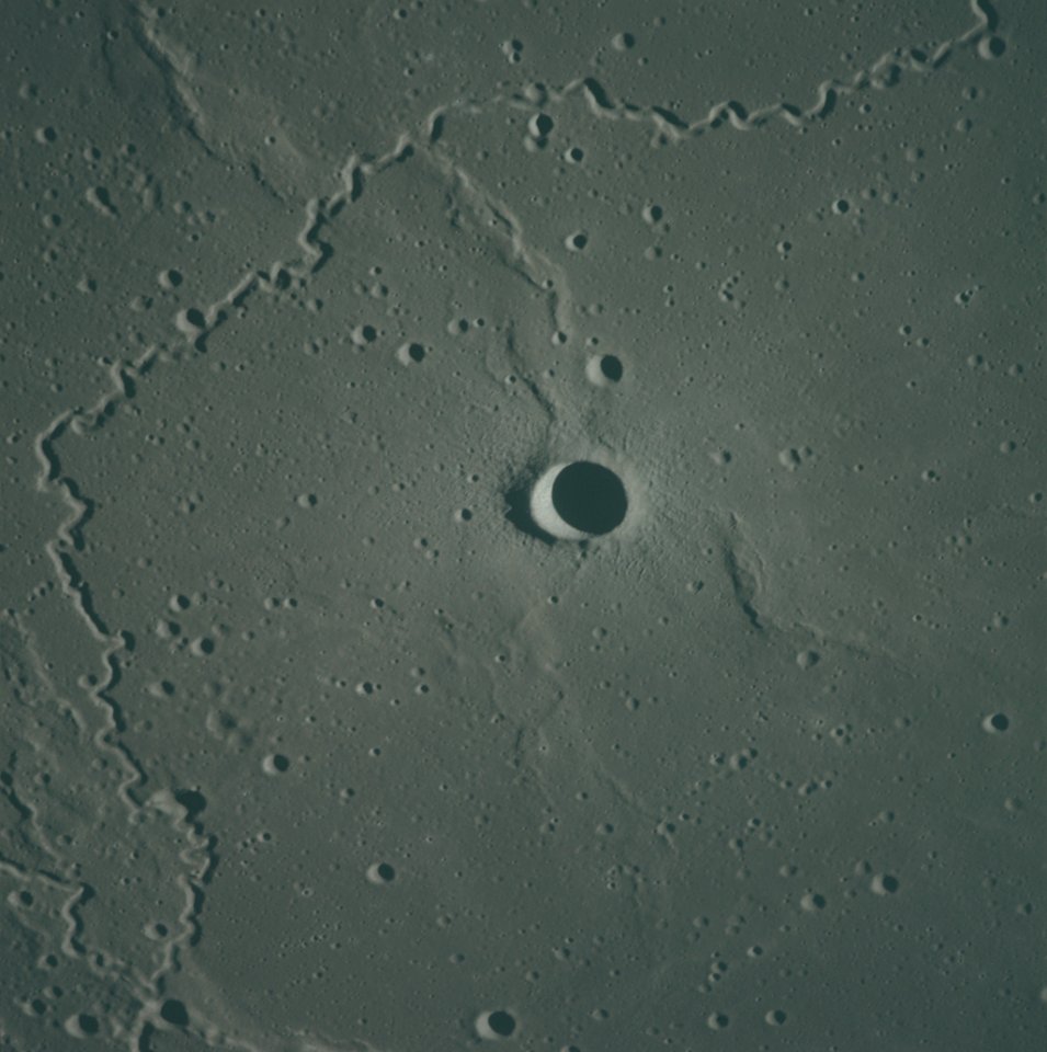 Herigonius K crater AS16-119-19175