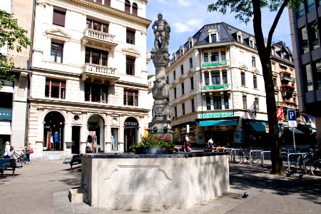 Herkulesbrunnen 1