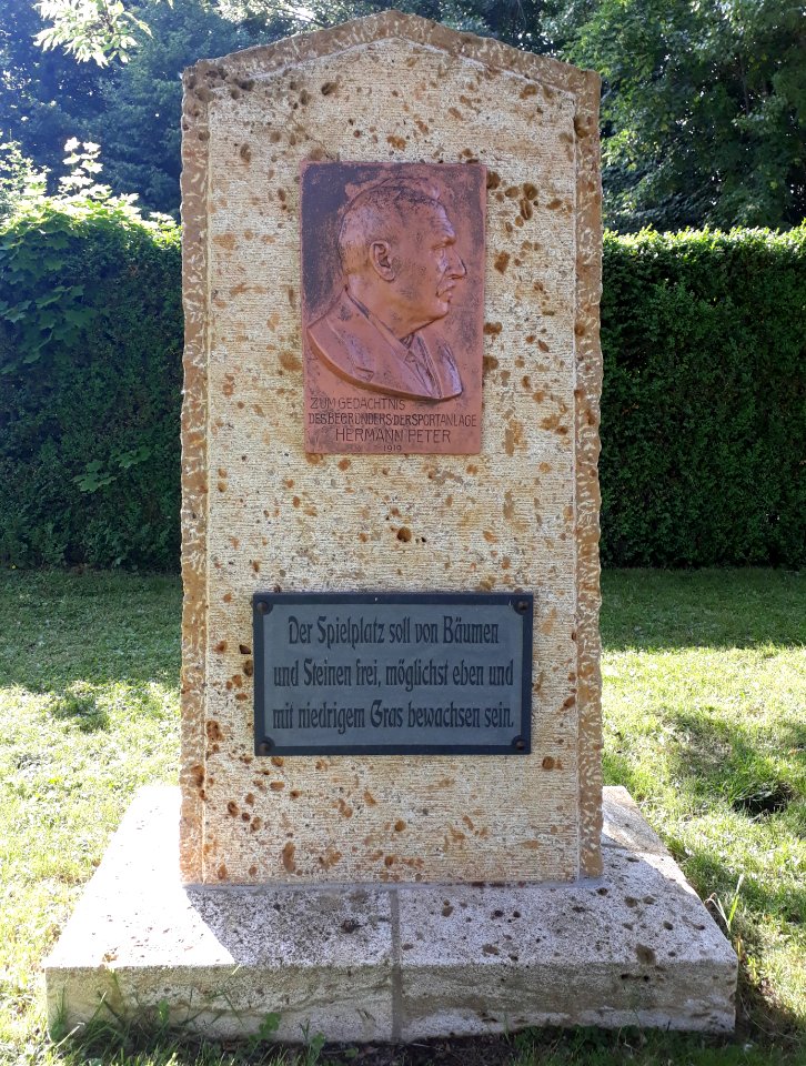 Hermann Peter Denkmal