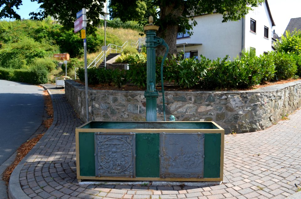 Hirschhausen, Brunnen