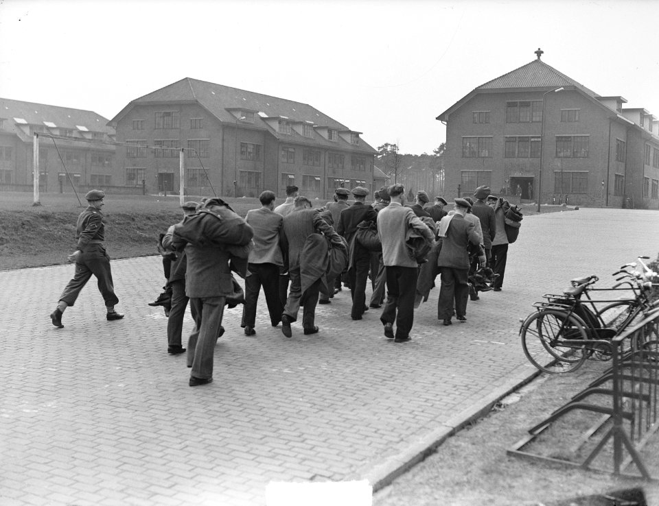 Herhalingsoefeningen en Lichting 1951 I Stroe, Bestanddeelnr 904-5020