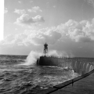 Herfst in ons land, najaarsstorm bij pier te IJmuiden, Bestanddeelnr 917-0557