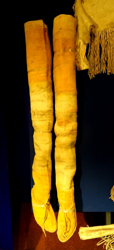 High-sided moccasins, Native American - Etnografiska museet - Stockholm, Sweden - DSC01222