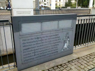 Hinweistafel auf ehem. Jacobskirche am Elstermühlgraben auf Höhe Angermühlbrücke im Juni 2016