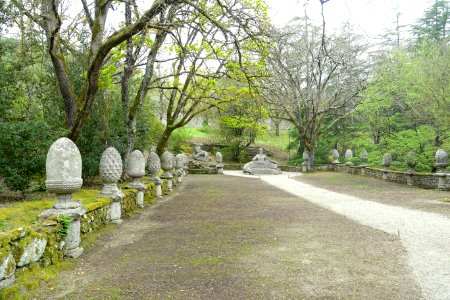Hippodrome garden - Parco dei Mostri - Bomarzo, Italy - DSC02627