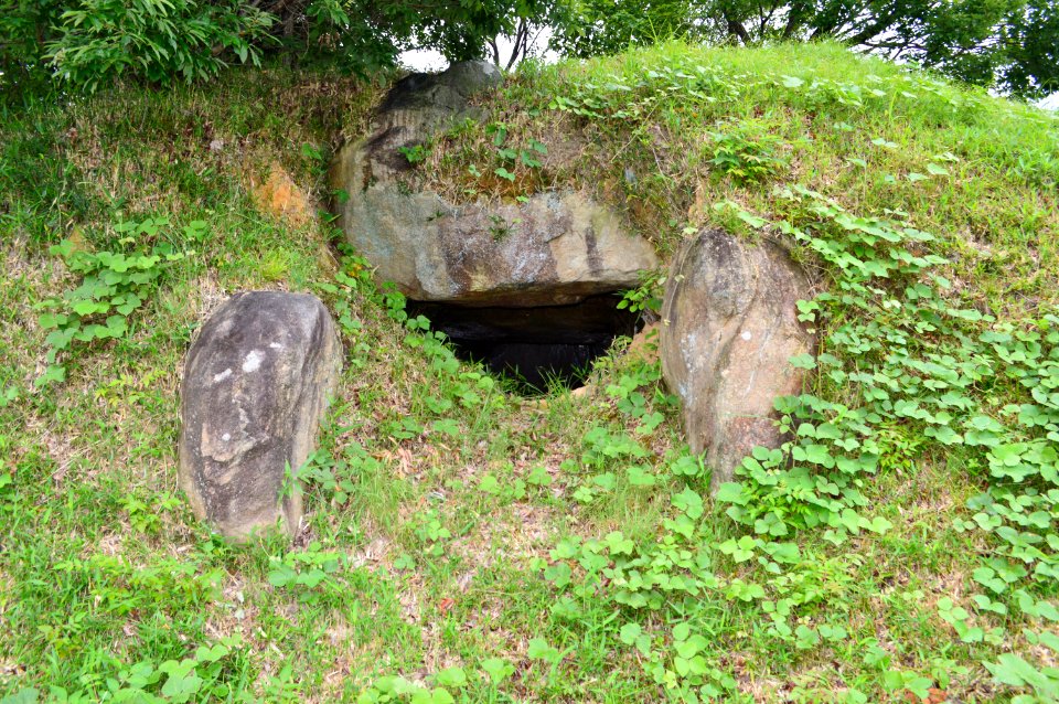 Hirano Kurumazuka Kofun, sekishitsu