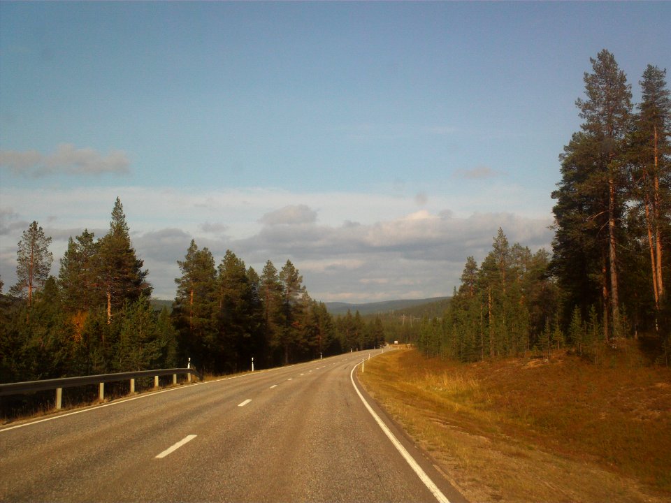 Highway 4 near Saariselkä 2